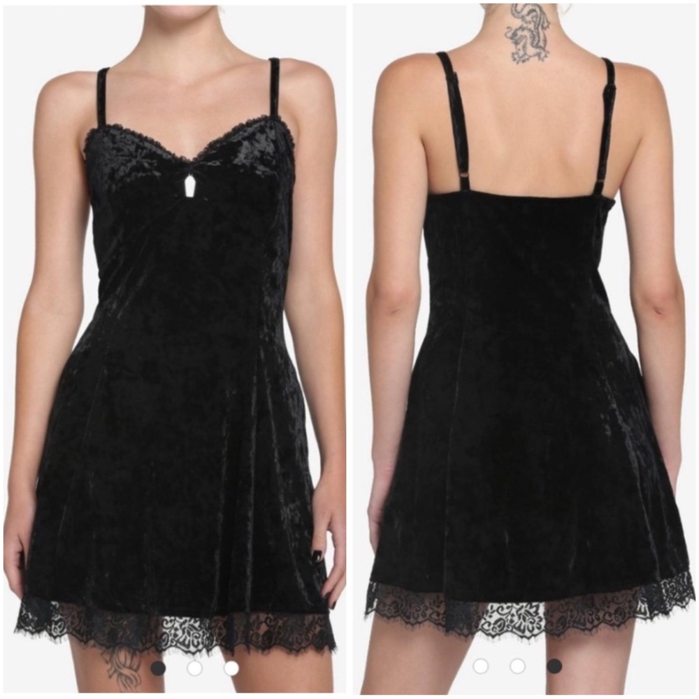 Hot Topic Black Velvet Slip Dress Size M Gothic Goth Dainty Lace Witchy Pockets